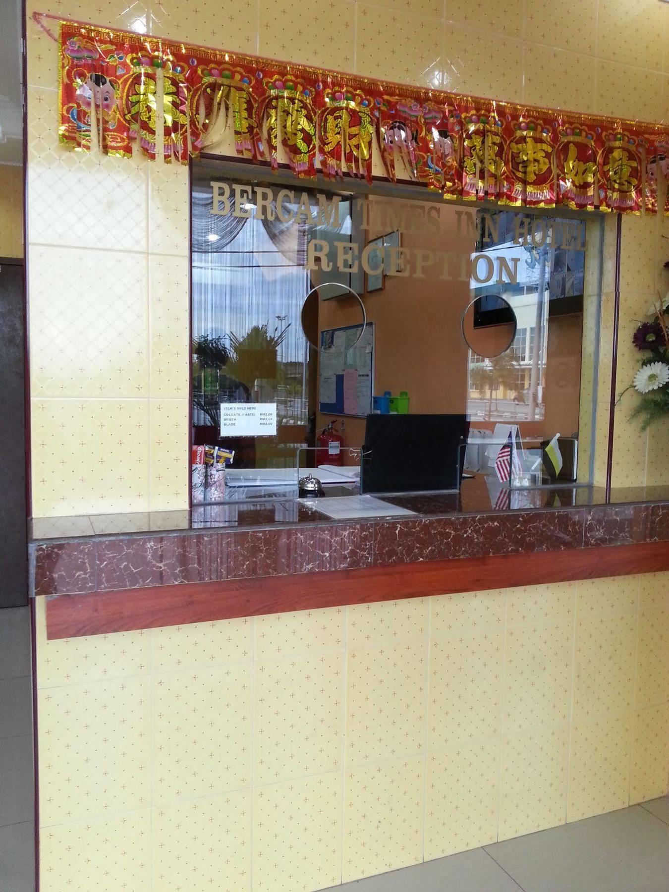 Bercam Times Inn Hotel Ipoh Buitenkant foto